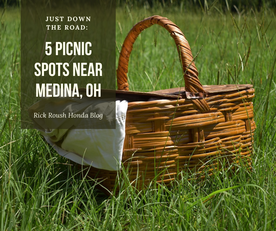 A graphic with a photo of a picnic basket and the text: Just Down the Road: 5 Picnic Spots Near Medina, OH - Rick Roush Honda Blog