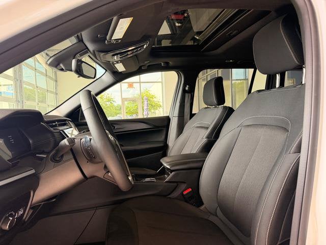 2024 Jeep Grand Cherokee Laredo X