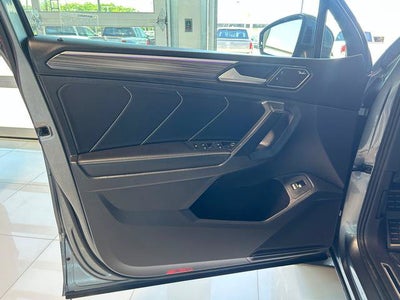 2022 Volkswagen Tiguan SEL R-Line