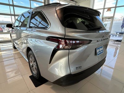 2024 Toyota Sienna XLE