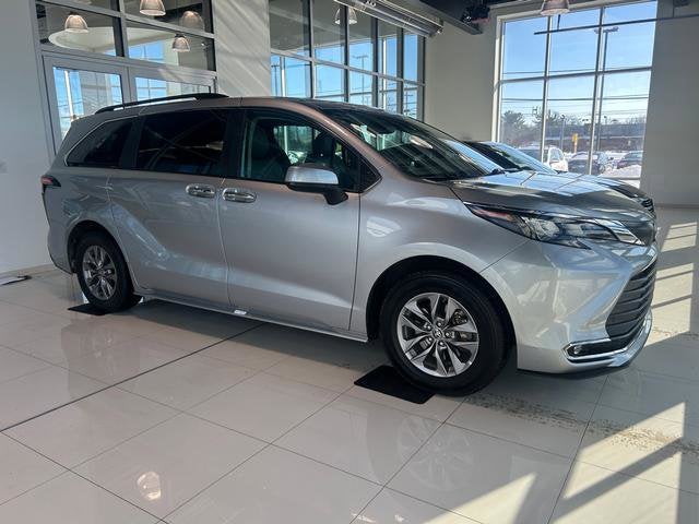 2024 Toyota Sienna XLE