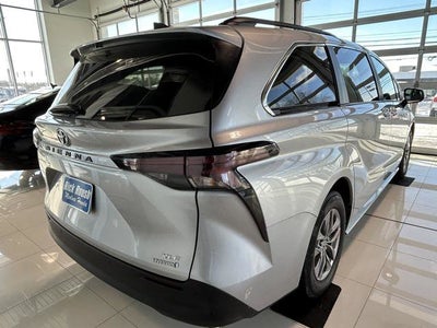 2024 Toyota Sienna XLE