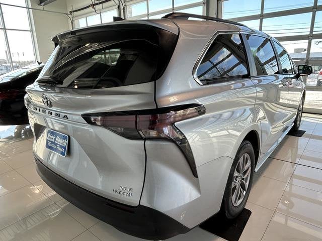 2024 Toyota Sienna XLE